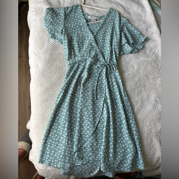 Monteau Dresses & Skirts - Monteau Teal Floral Dress